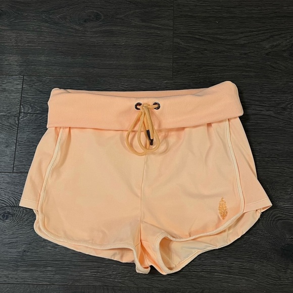 *NWOT* Free People Movement Limitless Shorts - Morning Sun - Picture 5 of 7